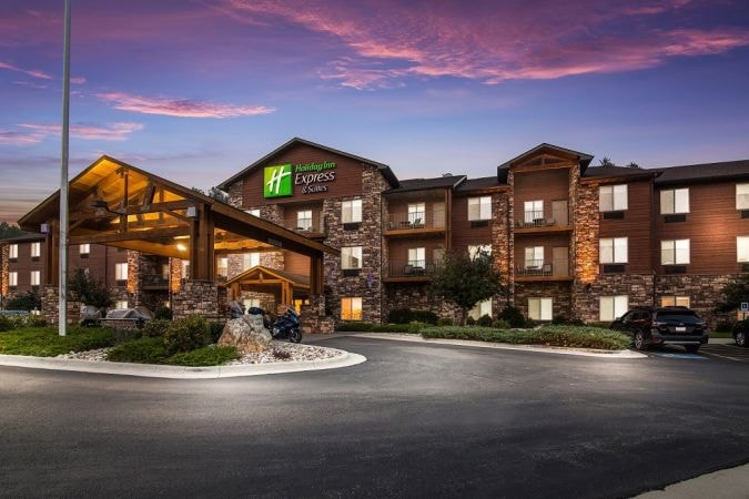 Holiday Inn Express & Suites